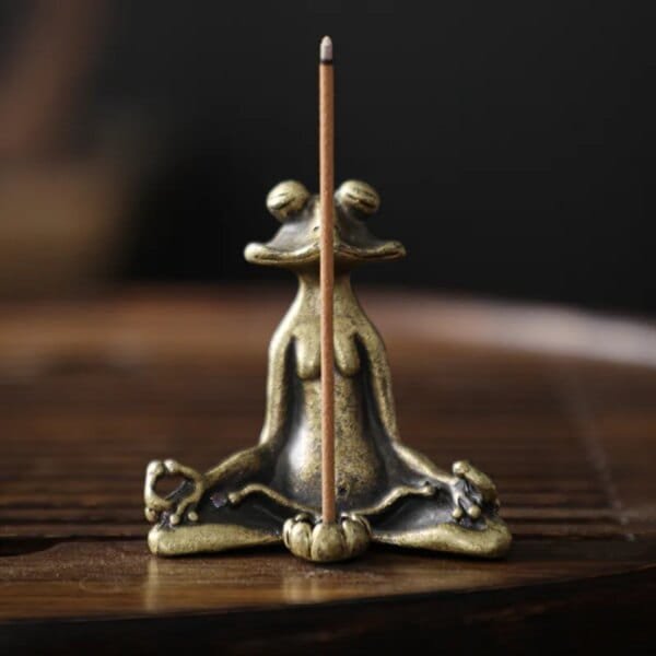 Antique Brass Meditation Zen Frog Statue Ornament Copper Animal Sculpture Incense Burner Home Desk Decorations Tea Pet - Image 4