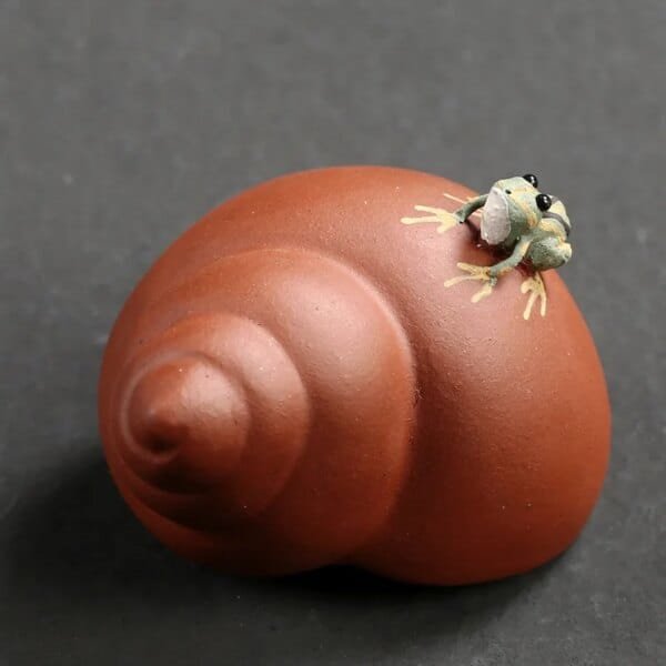 Chinese Purple Clay Spitting Frog Tea Pet - Image 4