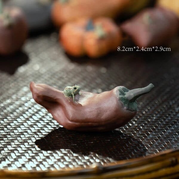 Purple Clay Spitting Frog Tea Pet Wiht Fruit Model - Image 4