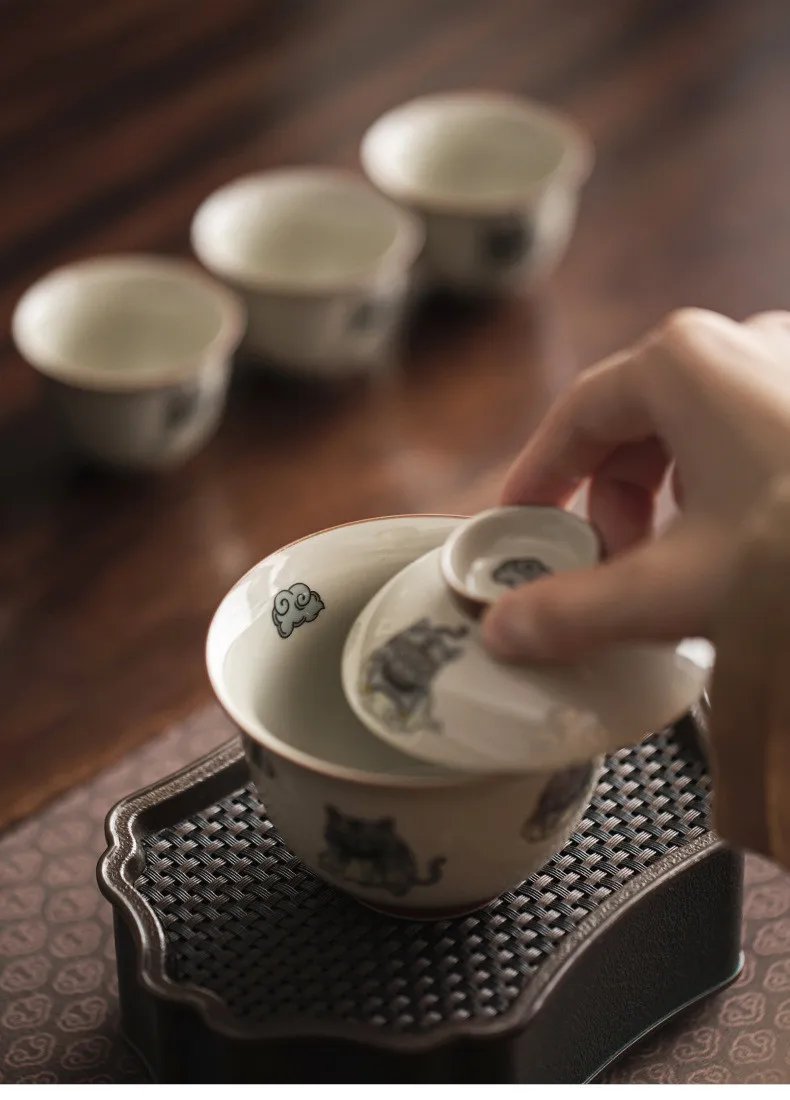 140ml Chinese Style Ceramics Gaiwan Teacup Handmade Tea Infuser Customize Porcelain Teaware Portable Tea Cups with Lid