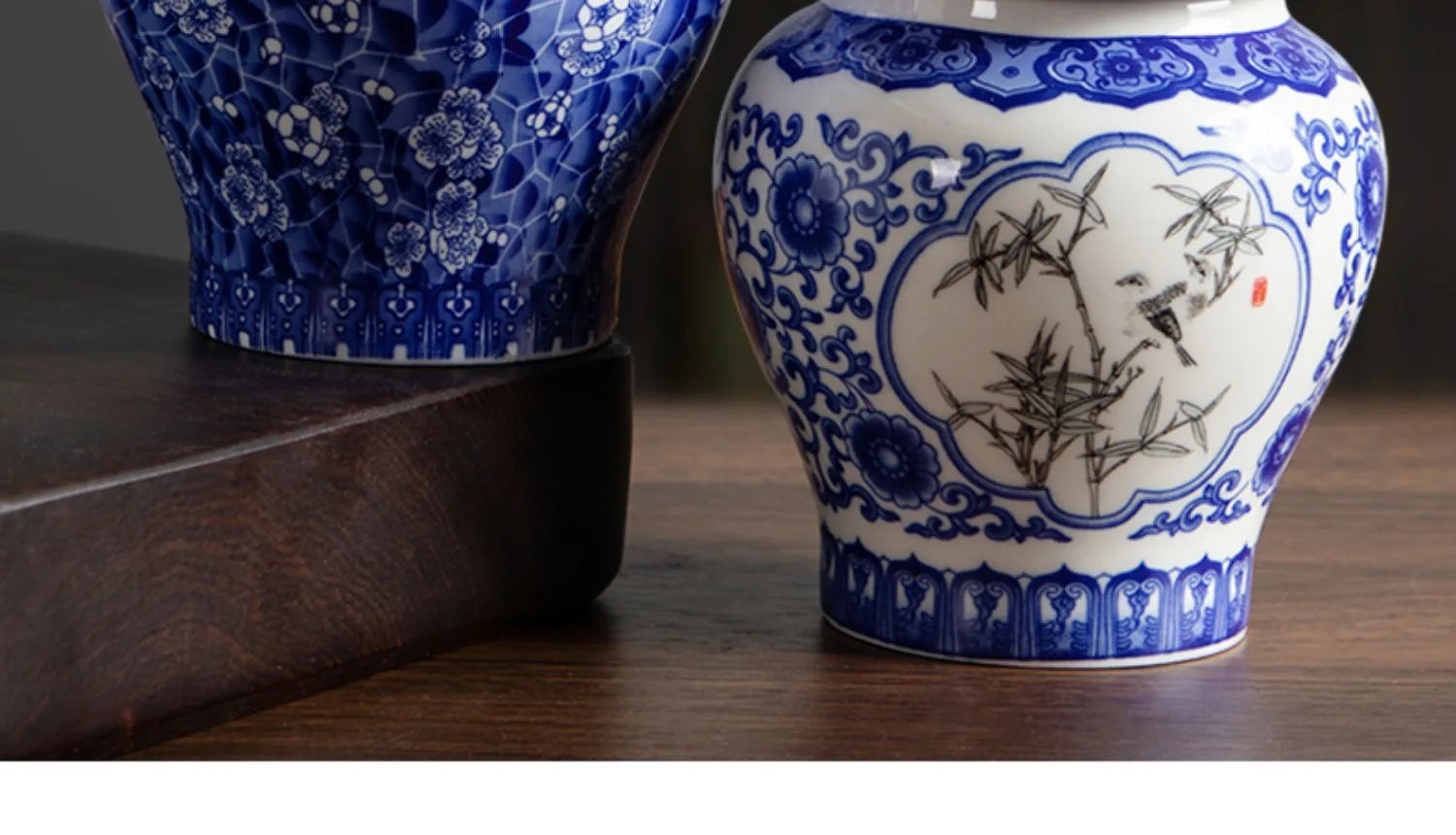 Blue and White Porcelain General Jar Tea Canister Sealed Ceramic Storage Jar with Lid Desk Decoration Candy Pots Tea Caddy