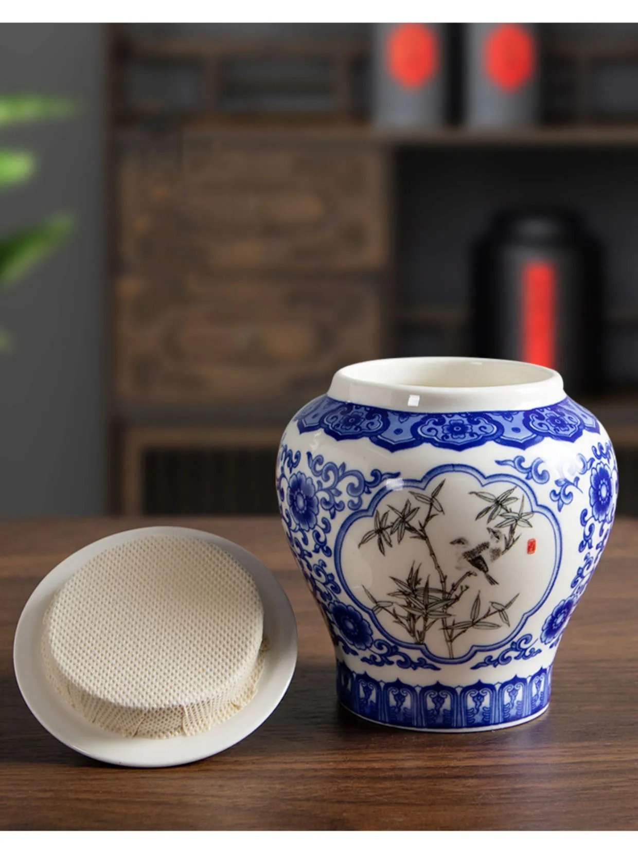 Blue and White Porcelain General Jar Tea Canister Sealed Ceramic Storage Jar with Lid Desk Decoration Candy Pots Tea Caddy