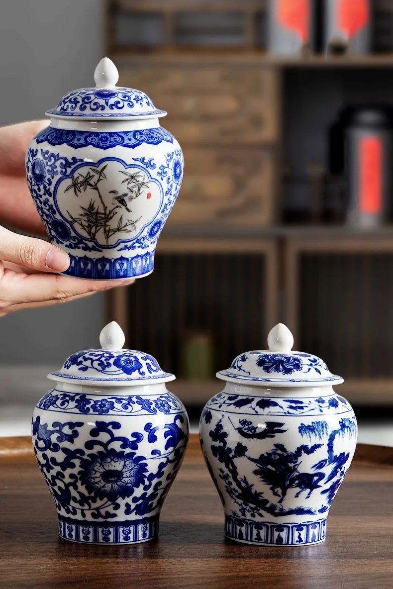 Blue and White Porcelain General Jar Tea Canister Sealed Ceramic Storage Jar with Lid Desk Decoration Candy Pots Tea Caddy