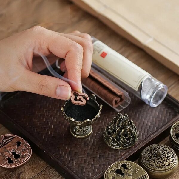 Hollow Buddhist Utensils Lotus Mini Incense Burner, Alloy Sandalwood Furnace, Palm Size Aromatherapy Stove Ornament Home Decor - Image 4