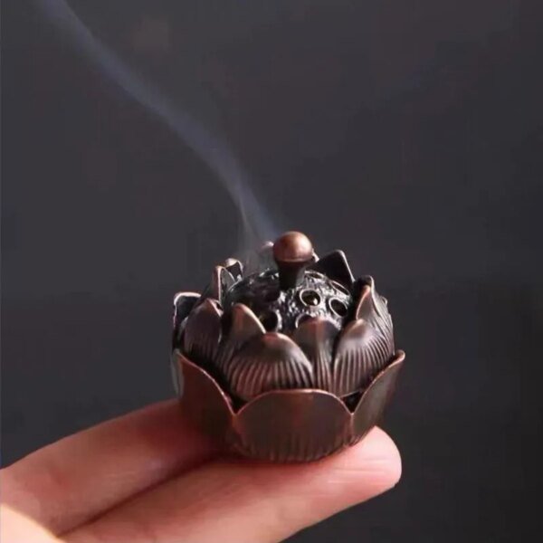 Hollow Buddhist Utensils Lotus Mini Incense Burner, Alloy Sandalwood Furnace, Palm Size Aromatherapy Stove Ornament Home Decor - Image 2