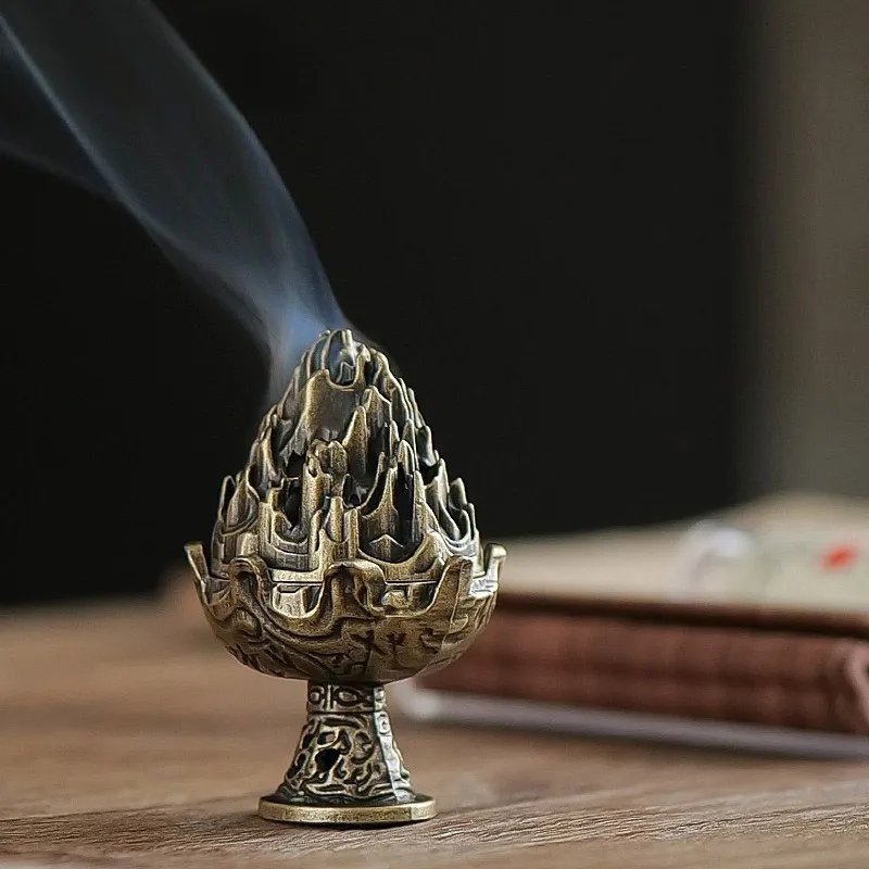 Hollow Buddhist Utensils Lotus Mini Incense Burner, Alloy Sandalwood Furnace, Palm Size Aromatherapy Stove Ornament Home Decor