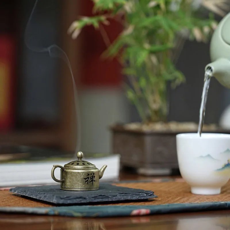 Hollow Buddhist Utensils Lotus Mini Incense Burner, Alloy Sandalwood Furnace, Palm Size Aromatherapy Stove Ornament Home Decor